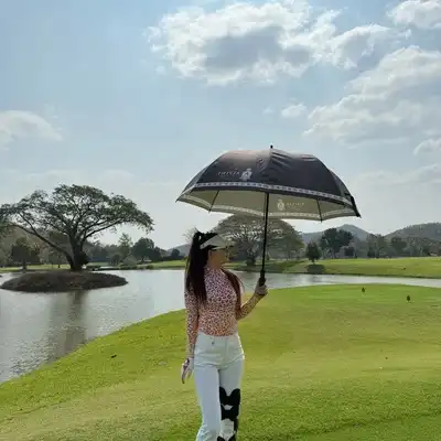 杨明英